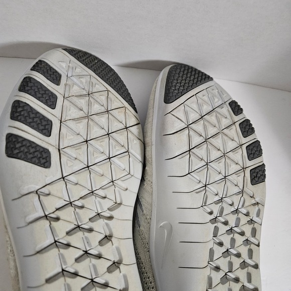 Nike Free Focus Flyknit Women's Training Shoes Light Gray Size 8.5 843817 101 - Picture 12 of 13